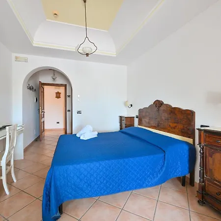 Tenuta Tara Bed & Breakfast 3*