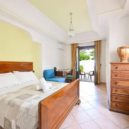 Tenuta Tara Bed & Breakfast 3*