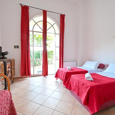 Bed & Breakfast Tenuta Tara 3*