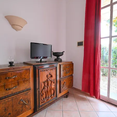 Tenuta Tara Bed & Breakfast 3*