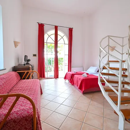 Couette-café Tenuta Tara 4*