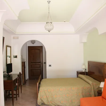 Tenuta Tara 4*
