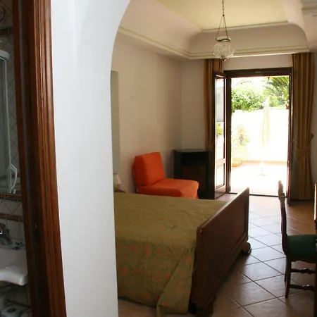 Tenuta Tara Couette-café