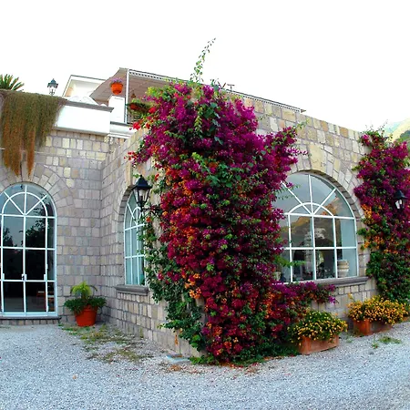 Tenuta Tara Bed and breakfast 4*